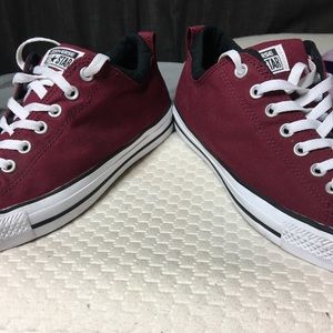 Chuck Taylor’s converse